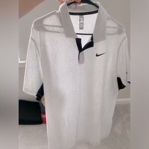 Men’s Nike golfing shirt